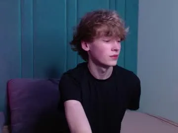 curlytwinkboy live room