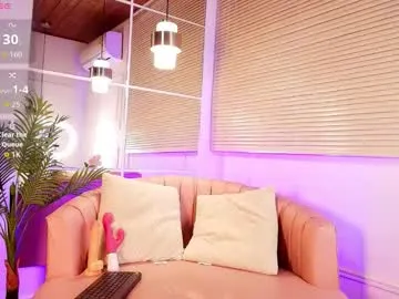 emily_burton18 Image 17