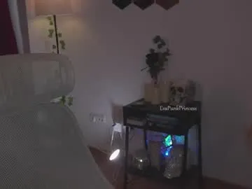 evapunkprincess Image 5