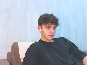 james_friends live room