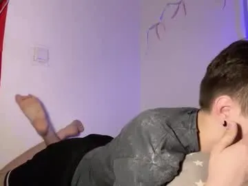 kris_robinson live room