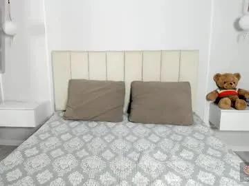 meow_mikasa live room