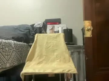 pantslesstraveler_plt Image 18