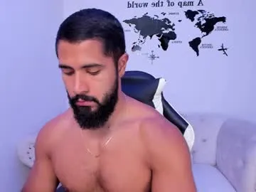 santiago_huntt Image 2