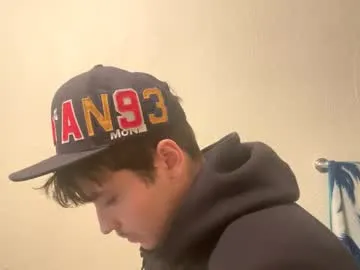 yungstudbev live room